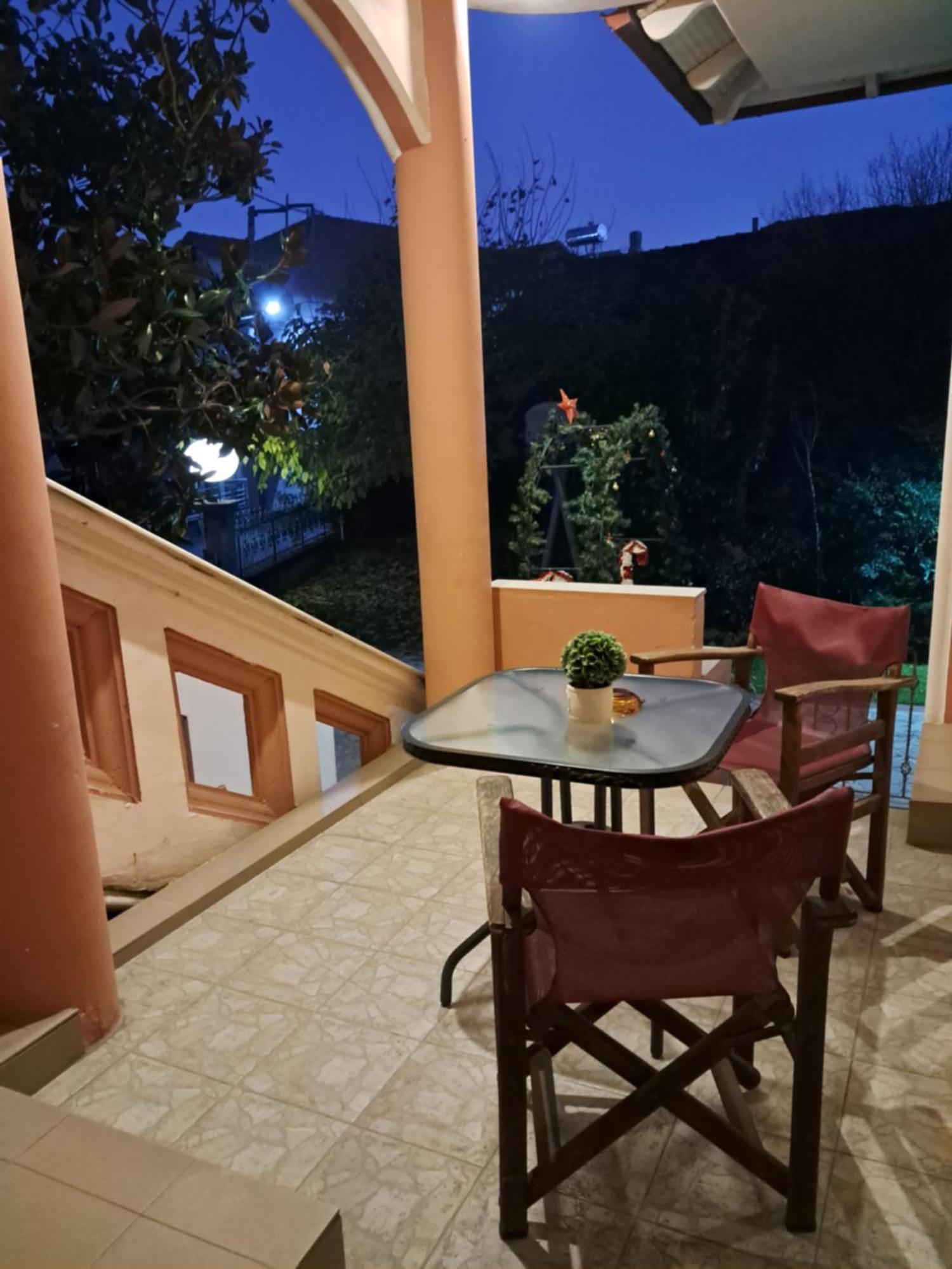 Erodios Guesthouse Káto Loutrákion Exteriör bild