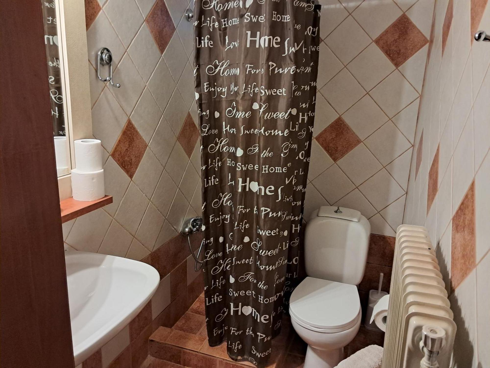 Erodios Guesthouse Káto Loutrákion Exteriör bild