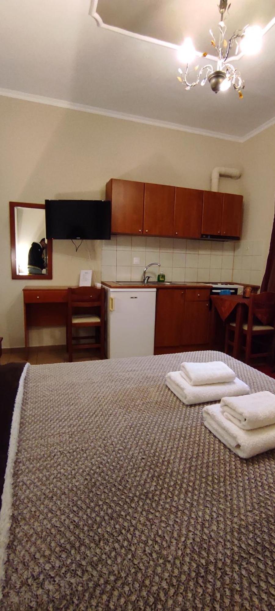 Erodios Guesthouse Káto Loutrákion Exteriör bild